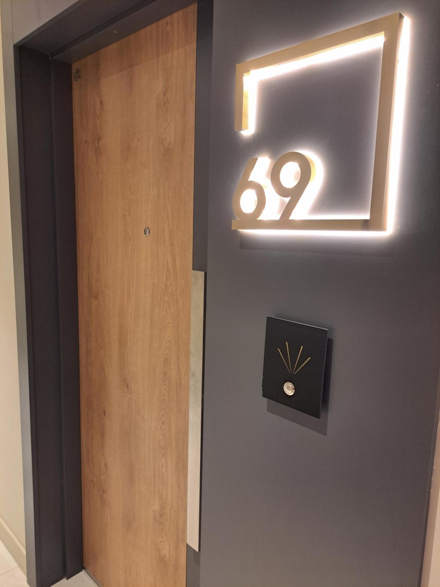 Anika Luxury Apartment At Diamond Center スコピエ エクステリア 写真